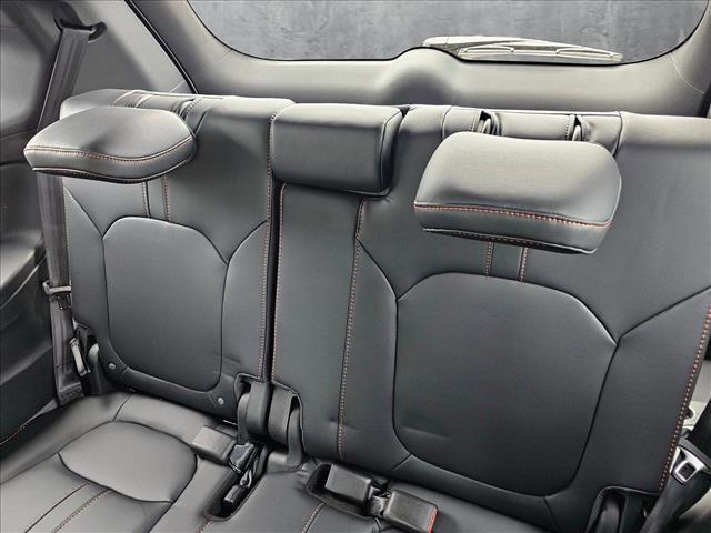 Photo of 2025 Lunar Silver Metallic Honda Pilot