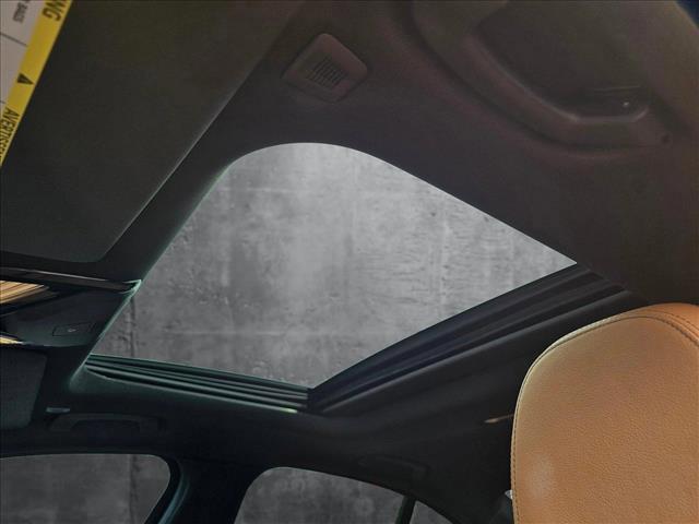 Photo of 2020 Black Sapphire Metallic BMW 330