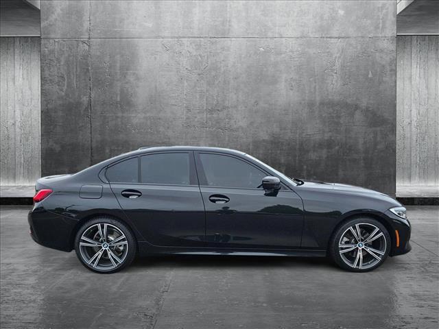 Photo of 2020 Black Sapphire Metallic BMW 330