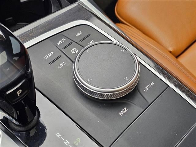 Photo of 2020 Black Sapphire Metallic BMW 330