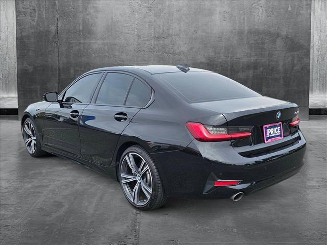 Photo of 2020 Black Sapphire Metallic BMW 330