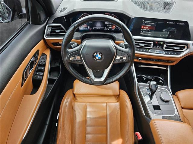 Photo of 2020 Black Sapphire Metallic BMW 330
