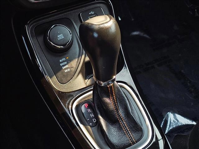 Photo of 2018 Granite Crystal Metallic Clearcoat Jeep Compass