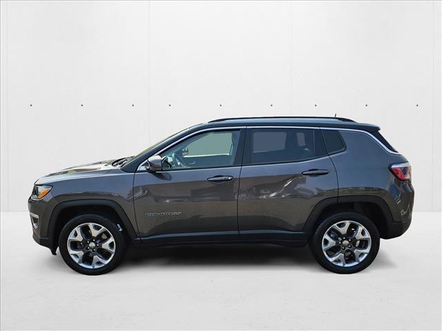Photo of 2018 Granite Crystal Metallic Clearcoat Jeep Compass