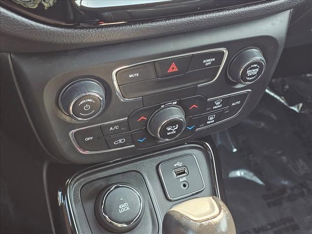 Photo of 2018 Granite Crystal Metallic Clearcoat Jeep Compass