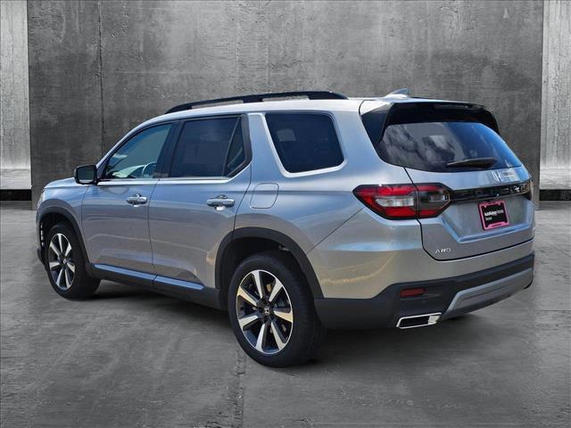 Photo of 2025 Lunar Silver Metallic Honda Pilot