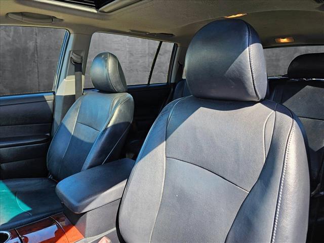 Photo of 2012 Maroon Toyota Highlander