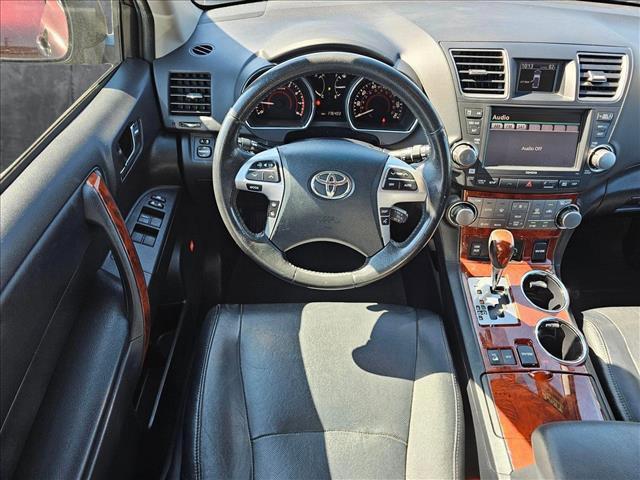 Photo of 2012 Maroon Toyota Highlander