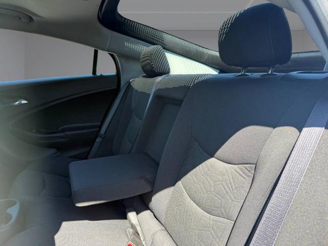 Photo of 2017 White Chevrolet Volt