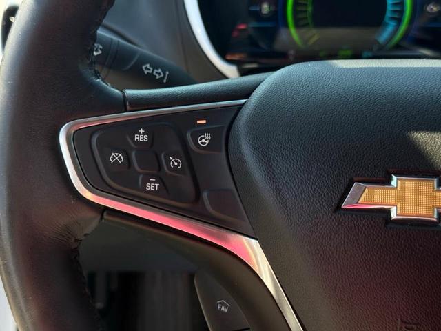 Photo of 2017 White Chevrolet Volt