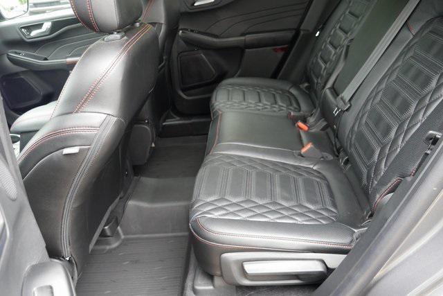 Photo of 2023 Carbonized Gray Metallic Ford Escape