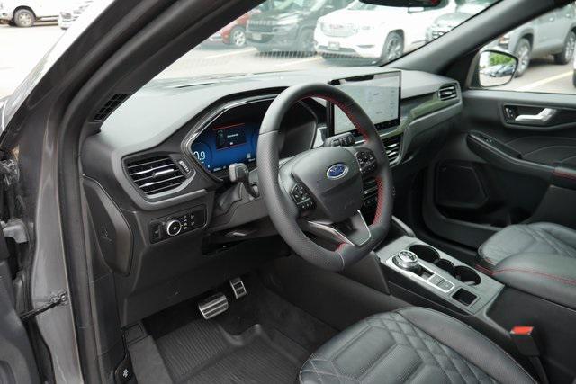 Photo of 2023 Carbonized Gray Metallic Ford Escape