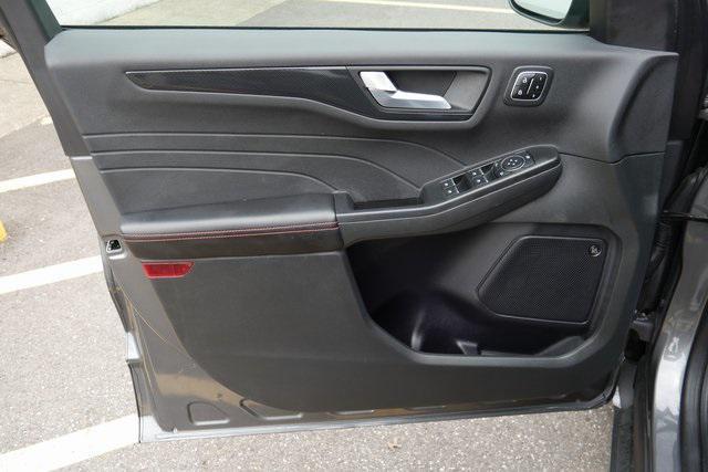 Photo of 2023 Carbonized Gray Metallic Ford Escape