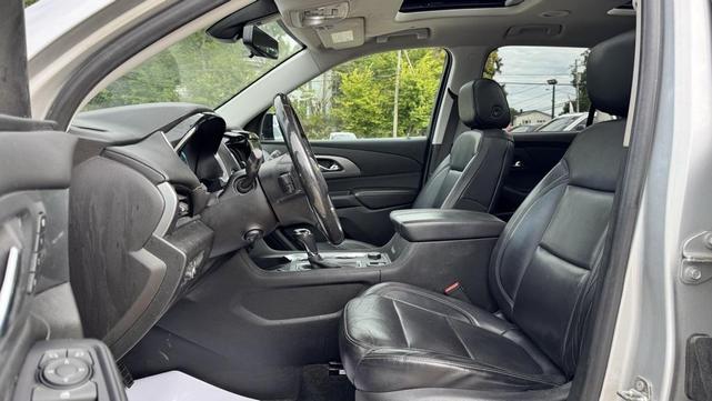 Photo of 2018 Silver Ice Metallic Chevrolet Traverse