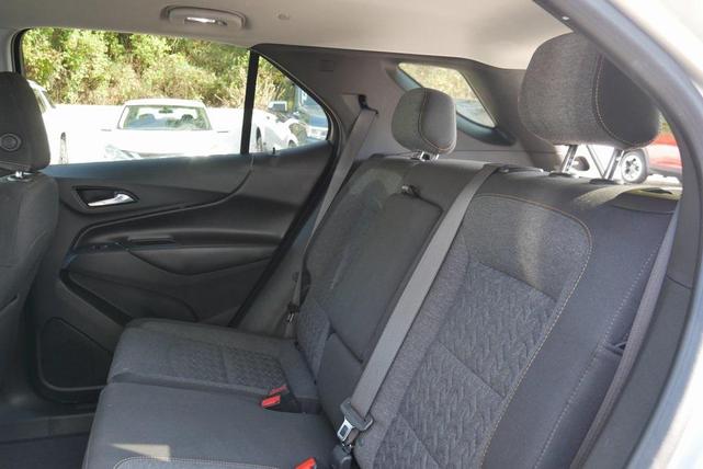 Photo of 2022 Silver Ice Metallic Chevrolet Equinox