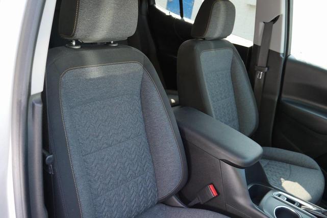 Photo of 2022 Silver Ice Metallic Chevrolet Equinox