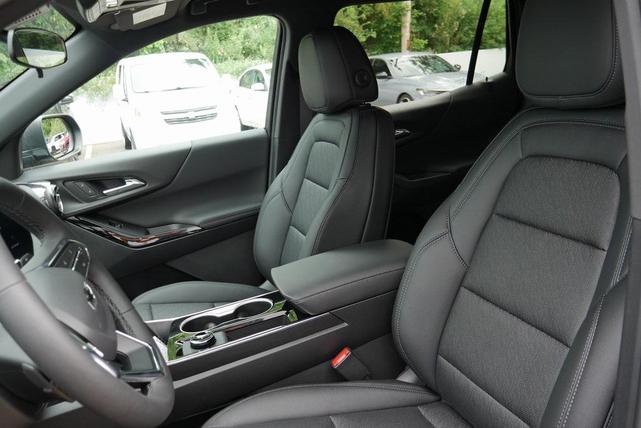 Photo of 2026 Mosaic Black Metallic Chevrolet Equinox