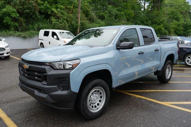 Photo of 2025 Snowdrift Metallic Chevrolet Colorado