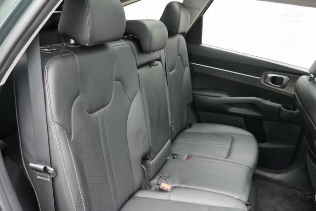 Photo of 2023 Aruba Green Kia Sorento