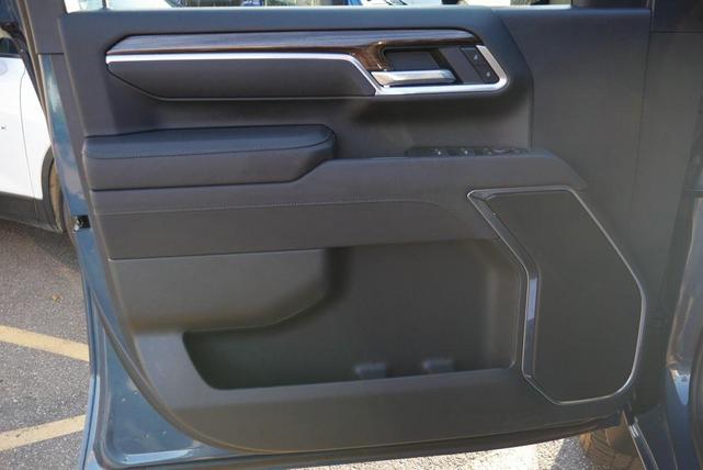 Photo of 2025 Lakeshore Blue Metallic Chevrolet Silverado 3500