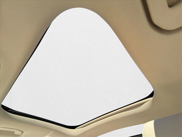 Photo of 2022 Polar White Mercedes-Benz EQB 300