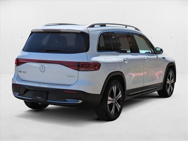 Photo of 2022 Polar White Mercedes-Benz EQB 300