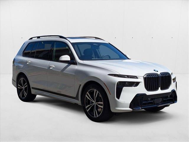 Photo of 2026 Alpine White BMW X7