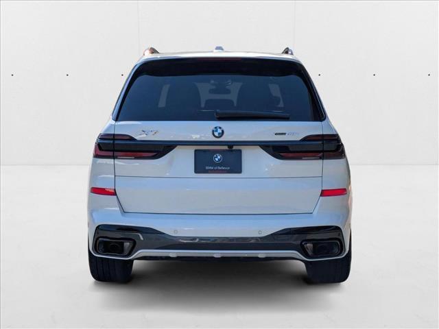 Photo of 2026 Alpine White BMW X7