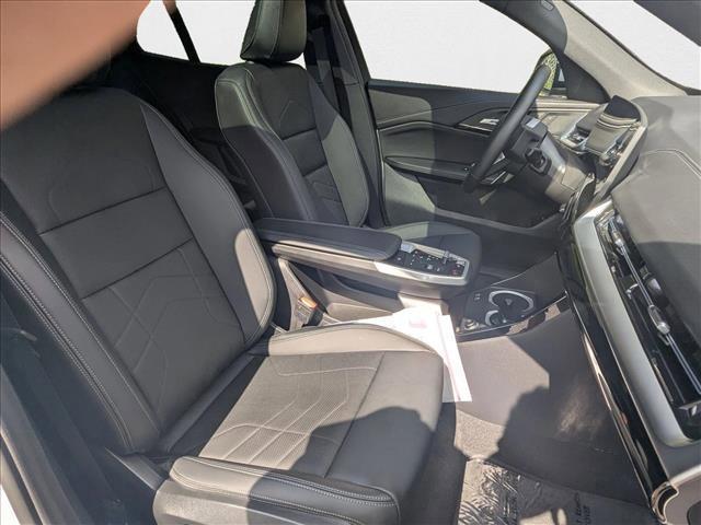 Photo of 2025 Mineral White Metallic BMW X2