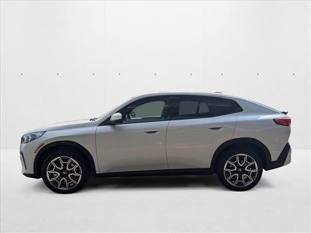 Photo of 2025 Mineral White Metallic BMW X2