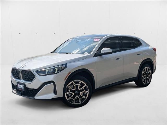 Photo of 2025 Mineral White Metallic BMW X2