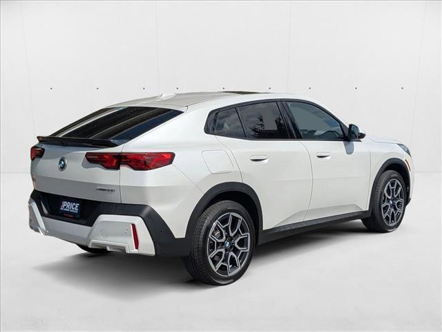Photo of 2025 Mineral White Metallic BMW X2