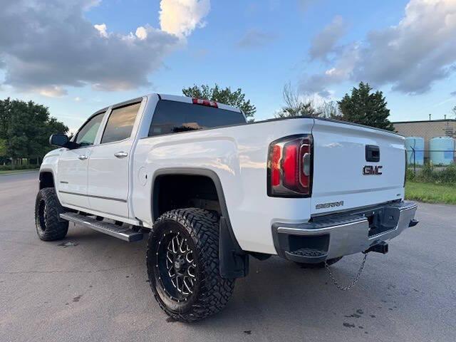 Photo of 2017 White Frost Tricoat GMC Sierra 1500
