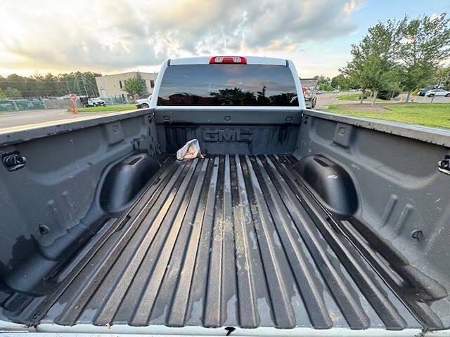 Photo of 2017 White Frost Tricoat GMC Sierra 1500