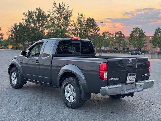 Photo of 2010 Gray Nissan Frontier