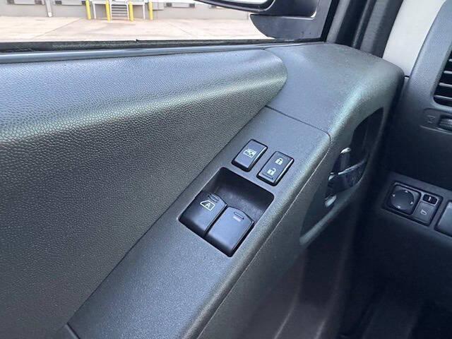 Photo of 2010 Gray Nissan Frontier