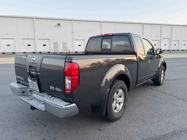 Photo of 2010 Gray Nissan Frontier