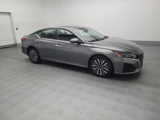 Photo of 2023 Gun Metallic Nissan Altima