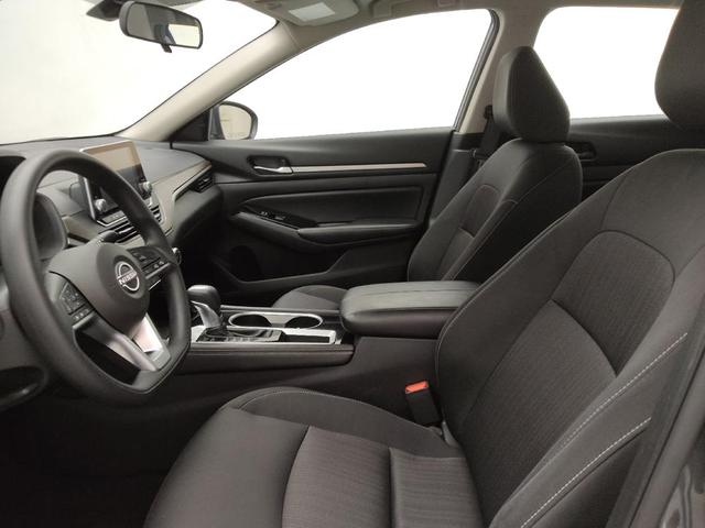 Photo of 2023 Gun Metallic Nissan Altima
