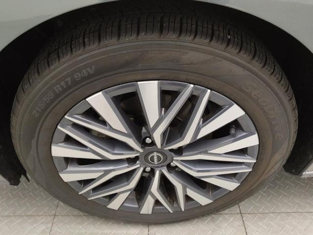 Photo of 2023 Gun Metallic Nissan Altima