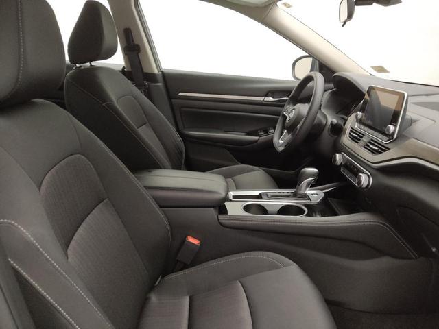 Photo of 2023 Gun Metallic Nissan Altima