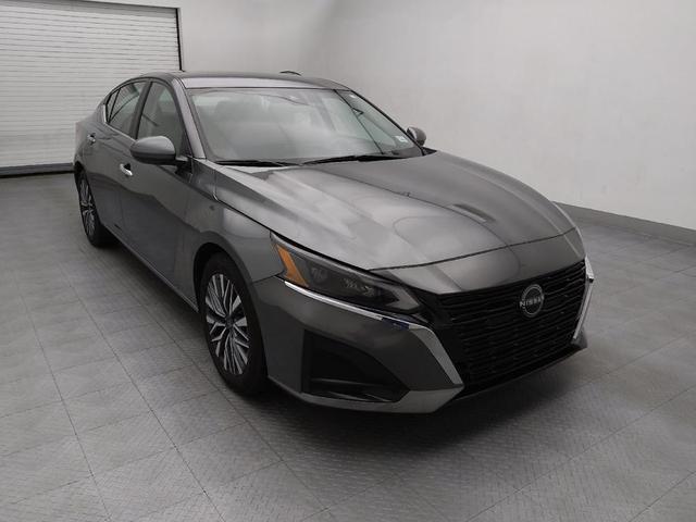 Photo of 2023 Gun Metallic Nissan Altima