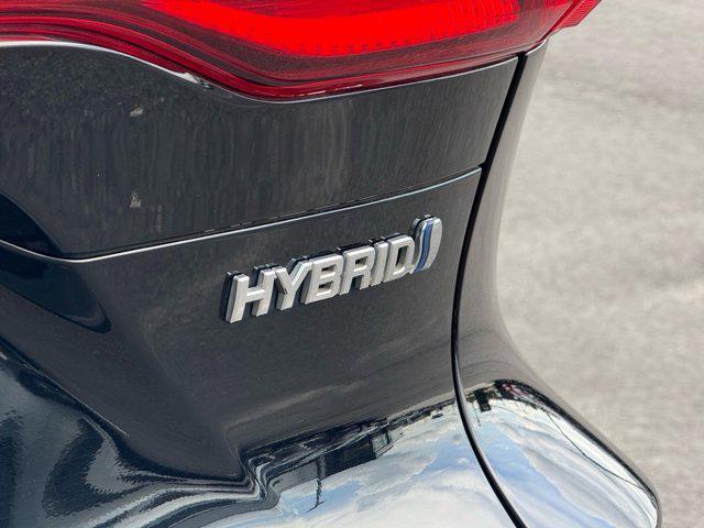 Photo of 2021 Black Toyota Venza
