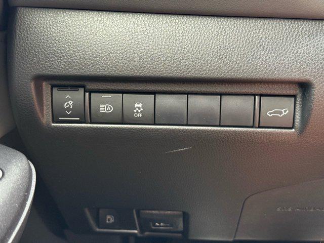 Photo of 2021 Black Toyota Venza