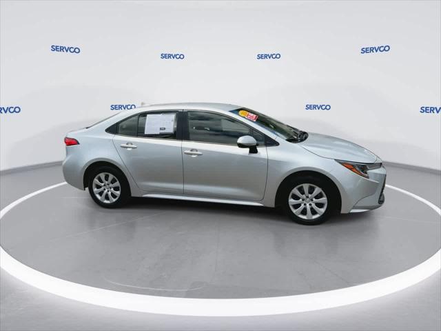 Photo of 2024 Classic Silver Metallic Toyota Corolla