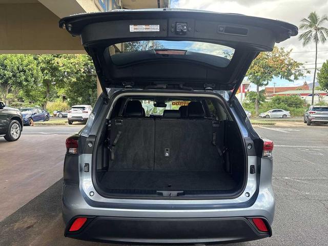Photo of 2022 MOON DUST Toyota Highlander