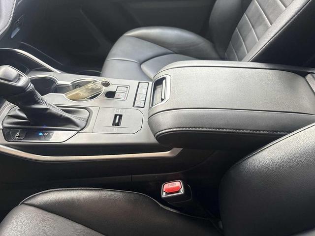 Photo of 2022 MOON DUST Toyota Highlander