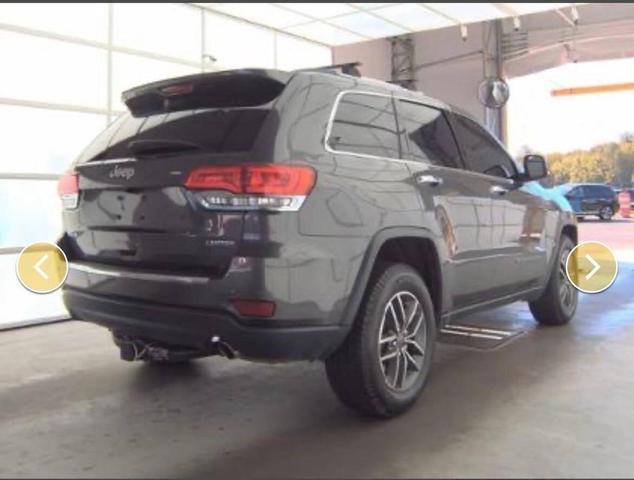 Photo of 2019 Gray Jeep Grand Cherokee