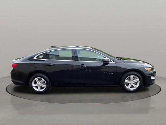 Photo of 2020 Mosaic Black Metallic Chevrolet Malibu