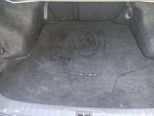 Photo of 2018 Brilliant Silver Nissan Altima